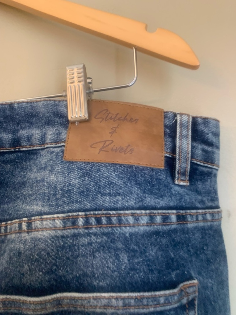 Men's Stitches And Rivets Jeans Size 42/30 Straight Fit Blue Dark Wash - Picture 8 of 11